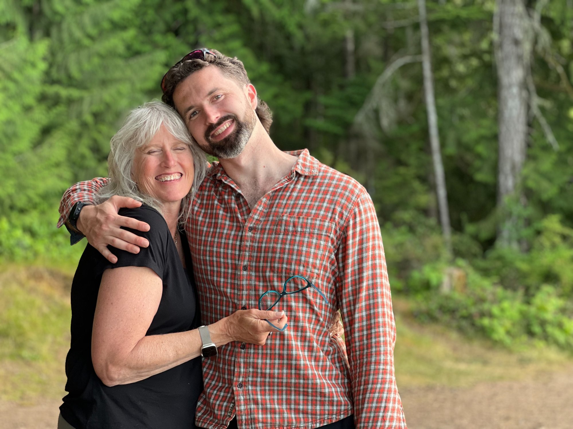 Moe and Cameron outdoors